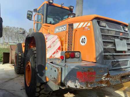 Doosan DL300