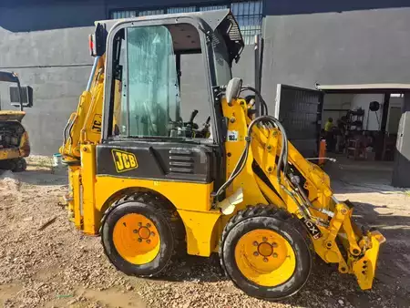 Koparko - Ładowarki sztywne 2004 JCB 1CXHF (1)