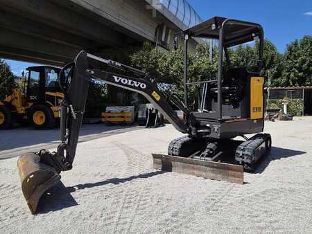 Mini kotrógép 2020 Volvo ECR18E (1)