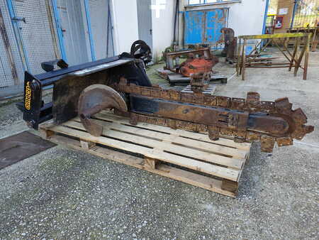 Árokvágó 2008 Caterpillar T9B (2)