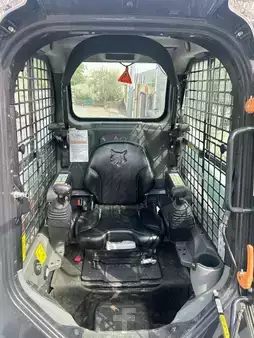 Cargadores compactas 2024 Bobcat S550 (5)