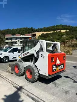Cargadores compactas 2024 Bobcat S590 (4)