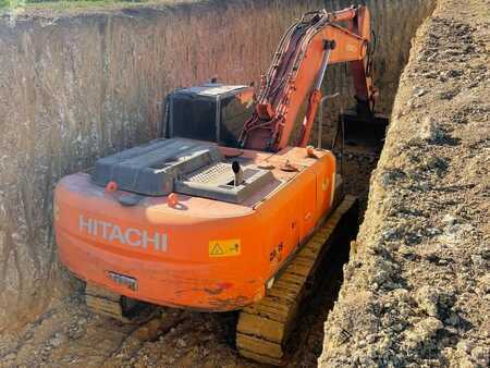 Escavatori cingolati 2010 Hitachi ZX350LC (2)