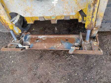 Kompakt rakodó 2003 Komatsu CK30 (7)