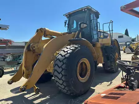 Kerekes rakodó 2014 Caterpillar 966M (2)