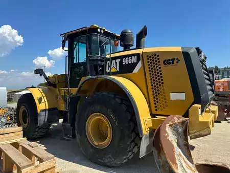 Kerekes rakodó 2014 Caterpillar 966M (5)