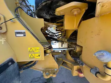 Kerekes rakodó 2014 Caterpillar 966M (7)