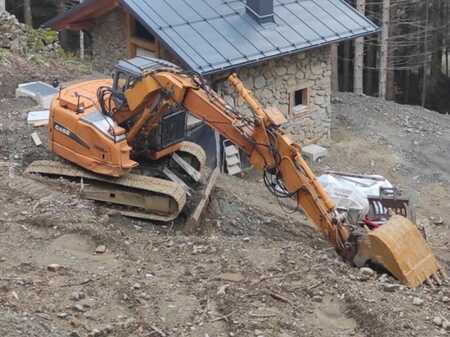 Koparki gąsienicowe 2006 Case CX135SR (3)