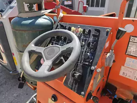 Finitrici gommate 2019 CM F175B (6)