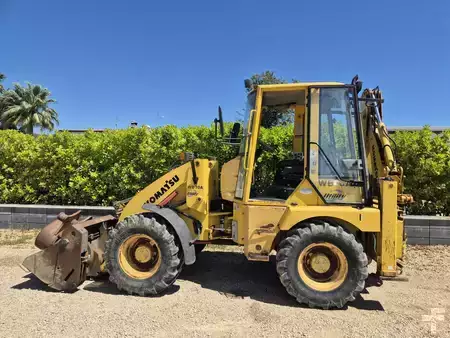 Pyöräkuormaajat 1999 Komatsu WB70A (2)