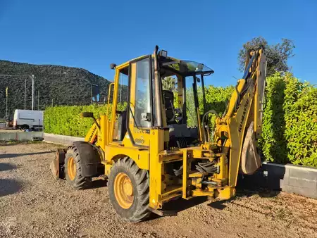 Pyöräkuormaajat 1999 Komatsu WB70A (3)