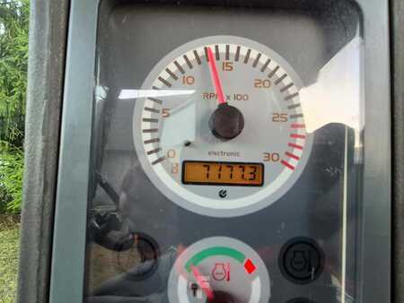 Starrer Baggerlader 2005 Komatsu WB93R-5 (10)