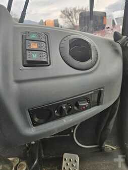 Chargeuse sur pneus 2015 Komatsu WA70-7 (10)