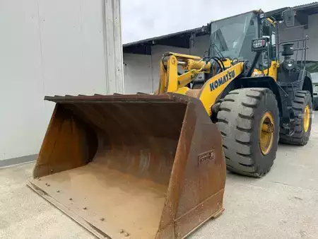 Pyöräkuormaajat 2020 Komatsu WA380-8e0 (1)