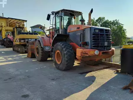 Kolové nakladače 2006 Hitachi ZW220 (2)