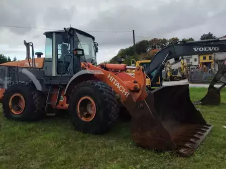 Kolové nakladače 2006 Hitachi ZW220 (3)