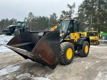 Pyöräkuormaajat 2015 Komatsu WA200PZ (1)