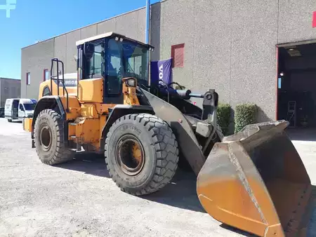 Kolové nakladače 2020 Hyundai HL960A (1)