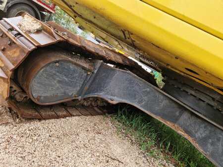 Escavadora de rastos 2011 Komatsu PC240NLC-8 (10)