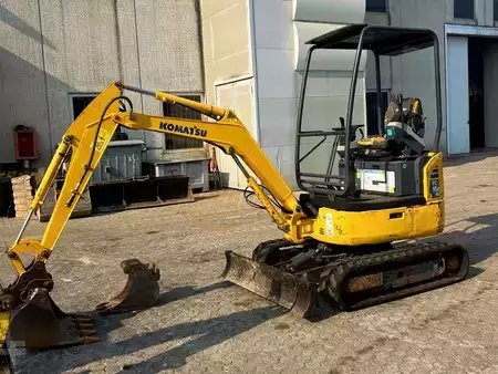 Minibagry 0 Komatsu PC16R-3HS (1)