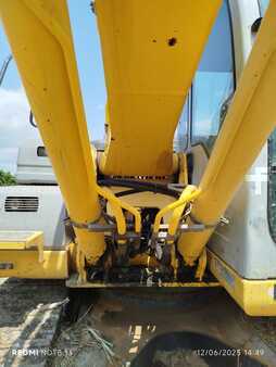 Beltegraver 2008 New Holland Construction E215B (3)
