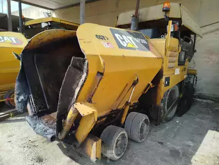 Radfertiger 2009 Caterpillar AP300 (1)