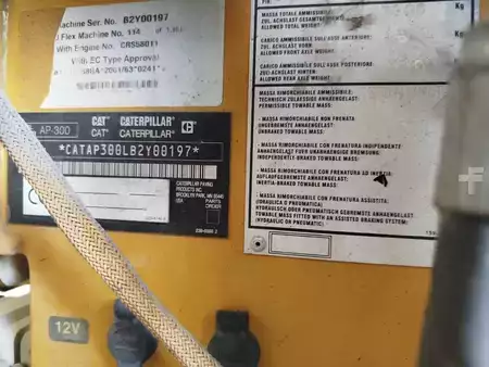 Radfertiger 2009 Caterpillar AP300 (3)