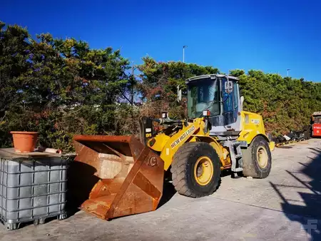 Wielladers 2006 New Holland Construction W130 (1)