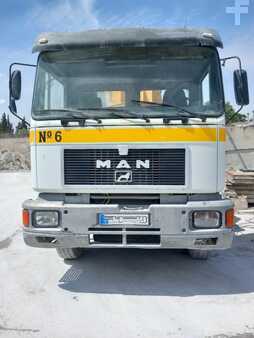 MAN 32