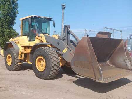 Radlader 2010 Volvo L120F (1)