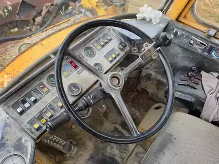 Carregadeira de rodas 1988 Volvo L120 (8)