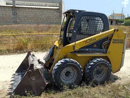 Cargadores compactas 2012 Wacker Neuson 701SP (1)