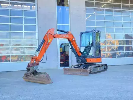 Minibagry 2017 Hitachi ZX 33U-5A CLR Kurzheck KLIMA Minibagger (2)