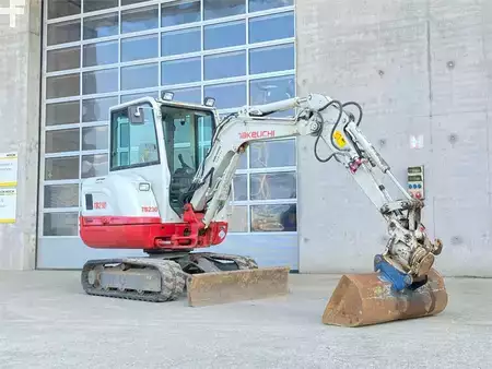 Minibagry 2016 Takeuchi TB 230 MSA V3 Power-Tilt HS03 Minibagger (3)