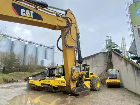 Bæltegraver 2016 Caterpillar 352FL Mono-Boom OilQuick OQ90 Hammerleitung (13)