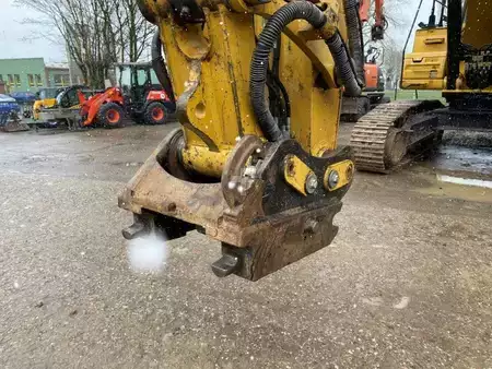 Bæltegraver 2016 Caterpillar 352FL Mono-Boom OilQuick OQ90 Hammerleitung (15)