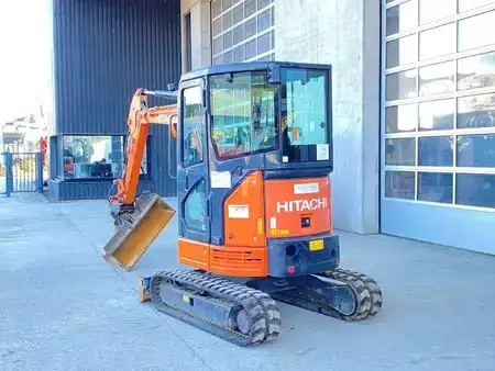 Minibagry 2017 Hitachi ZX 26U-5A CR Kurzheck Minibagger 2.7 Tonnen (9)