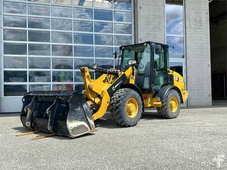 Radlader 2020 Caterpillar 906M Radlader Schaufel + Gabel EPA-Sticker (2)