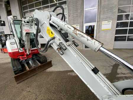 Takeuchi TB 230 V3 Power-Tilt HS03 wie TB240, TB225