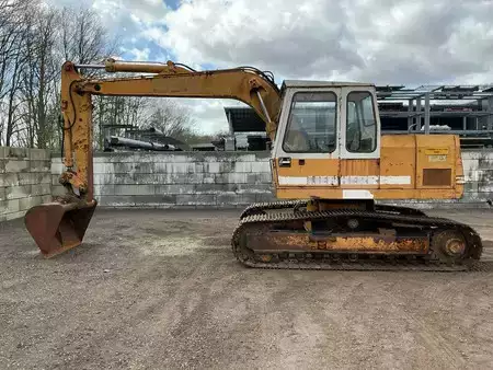 Pelles sur chenilles 1988 Liebherr P900B (2)