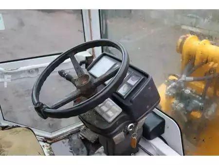 Kolové nakladače 2004 Weidemann P50 2006 (32)