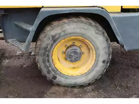 Pyöräkuormaajat 2002 Komatsu WA 75-3 (14)