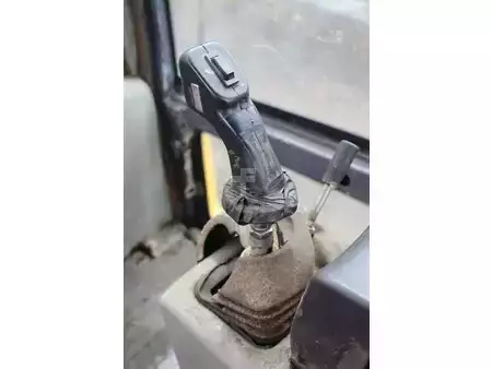 Pyöräkuormaajat 2002 Komatsu WA 75-3 (27)