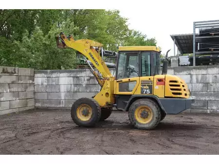 Pyöräkuormaajat 2002 Komatsu WA 75-3 (36)