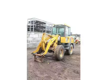 Pyöräkuormaajat 2002 Komatsu WA 75-3 (9)