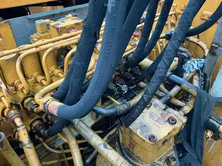 Pelles sur chenilles 1988 Liebherr R900B (15)