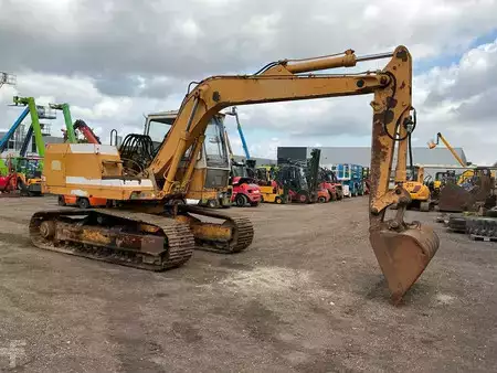 Pelles sur chenilles 1988 Liebherr R900B (2)