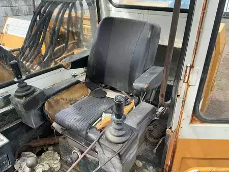 Pelles sur chenilles 1988 Liebherr R900B (26)