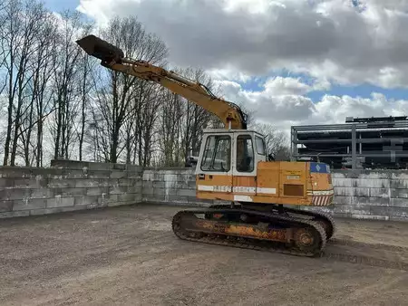 Pelles sur chenilles 1988 Liebherr R900B (4)