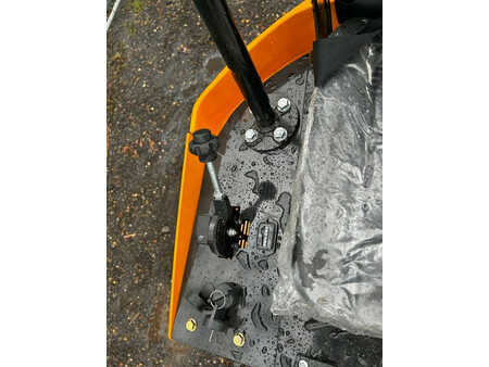 Minigraver 2024 Beartrac HT10 (13)